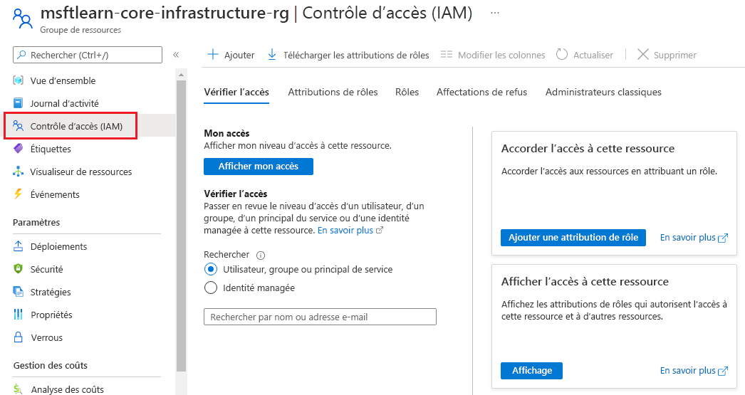 Capture d’écran du volet Contrôle d’accès - Attribution de rôles dans le portail Azure montrant les rôles d’opérateur de sauvegarde et de lecteur de facturation attribués à différents utilisateurs.