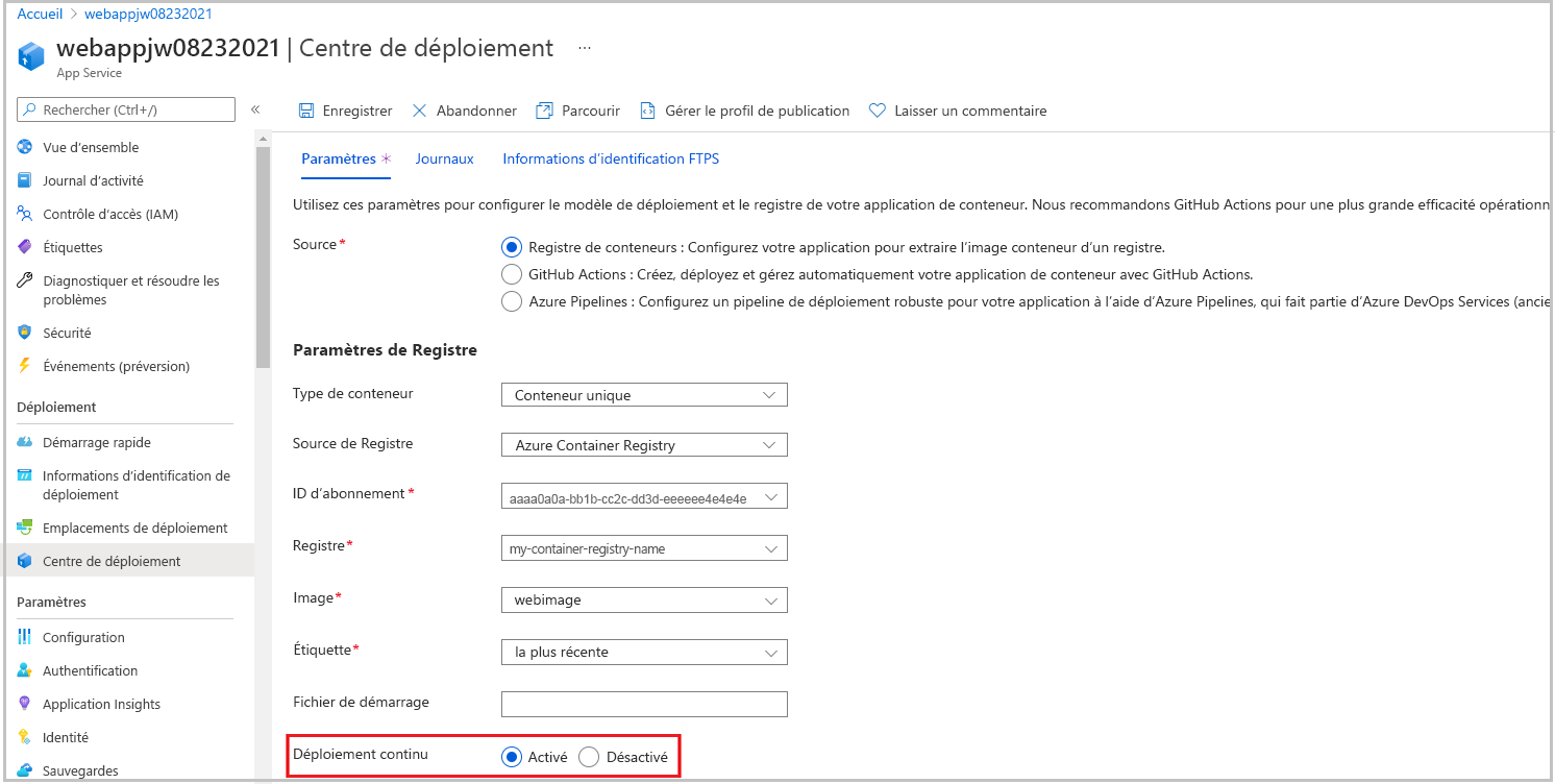 Capture d’écran qui montre les paramètres de conteneur de l’application web avec activation du déploiement continu.