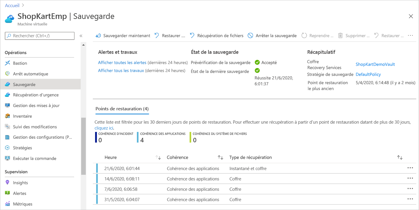 Capture d’écran mettant en évidence les coffres Recovery Services qui sont disponibles dans le contexte des ressources qu’ils protègent.