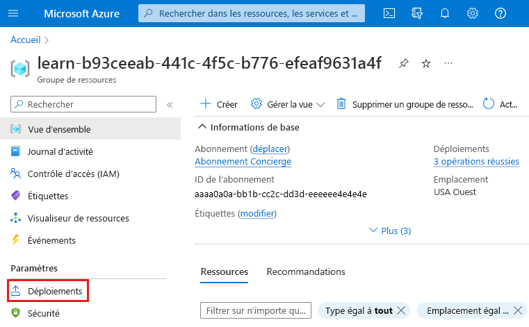 Capture d’écran du portail Azure qui montre le groupe de ressources, avec l’élément de menu Déploiements sélectionné.