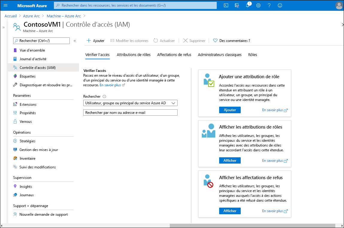 Capture d’écran de la page de contrôle d’accès (IAM) dans le portail Azure pour la machine virtuelle sélectionnée : ContosoVM1. Le volet d’informations comprend cinq onglets : Vérifier l’accès (sélectionné), Attributions de rôles, Affectations de refus, Administrateurs classiques et Rôles.