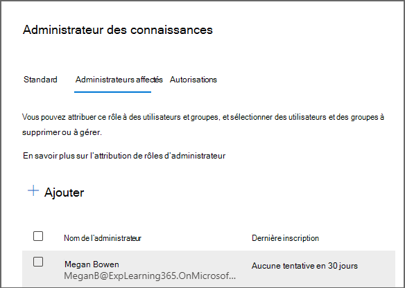 La page Rôles dans le Centre d’administration Microsoft 365 montrant le panneau Administrateur des connaissances pour ajouter un utilisateur.