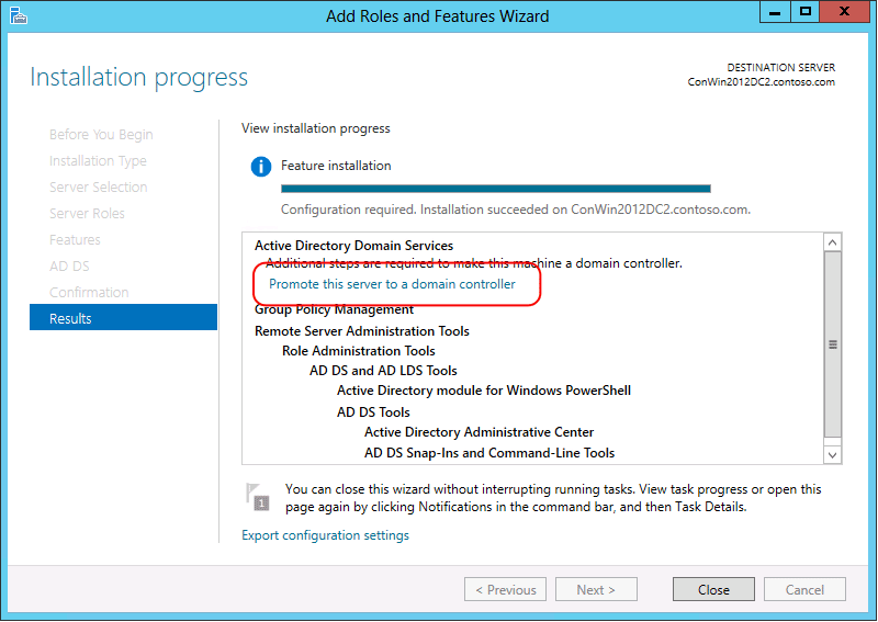 Capture d’écran de la page de progression de l’installation de l’Assistant Ajouter des rôles et des fonctionnalités avec l’option Promouvoir ce serveur en contrôleur de domaine mise en évidence.