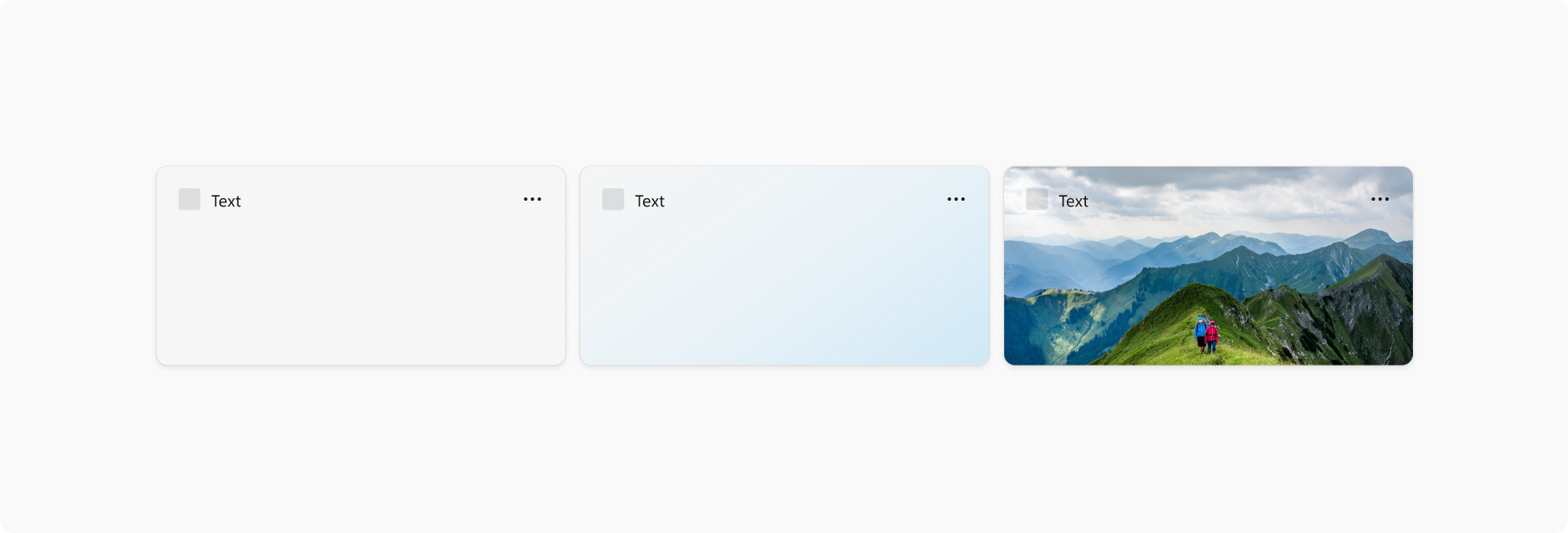 Trois modèles de widgets illustrant le thème de la lumière. Le premier est un widget vide sur fond blanc. Le deuxième est un widget vide avec un arrière-plan en dégradé clair. Le troisième est un widget sur fond d’image. Dans les trois cas, le mot « texte » est écrit dans une police foncée afin d’illustrer le contraste avec l’arrière-plan clair. 