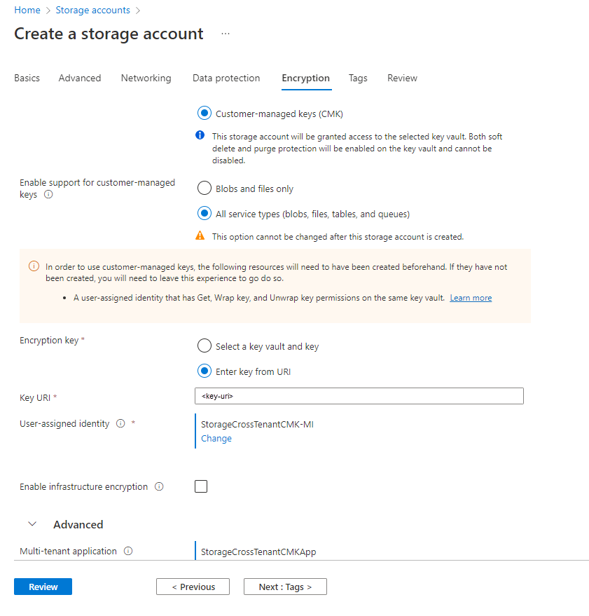 Screenshot che mostra come configurare le chiavi gestite dal cliente tra tenant per un nuovo account di archiviazione nel portale di Azure.