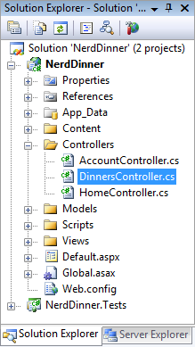 Screenshot della finestra Esplora soluzioni che mostra il file Dinner Controllers dot c s evidenziato in blu.