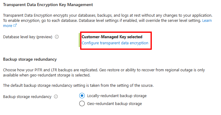 Screenshot del menu Ripristina database del portale di Azure con la sezione Transparent Data Encryption Key Management espansa.