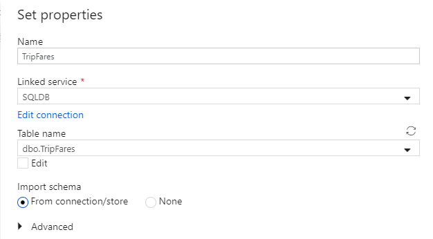 Screenshot del portale di Azure relativo alle proprietà dell'aggiunta di un nuovo set di dati del database SQL di Azure al flusso di dati.