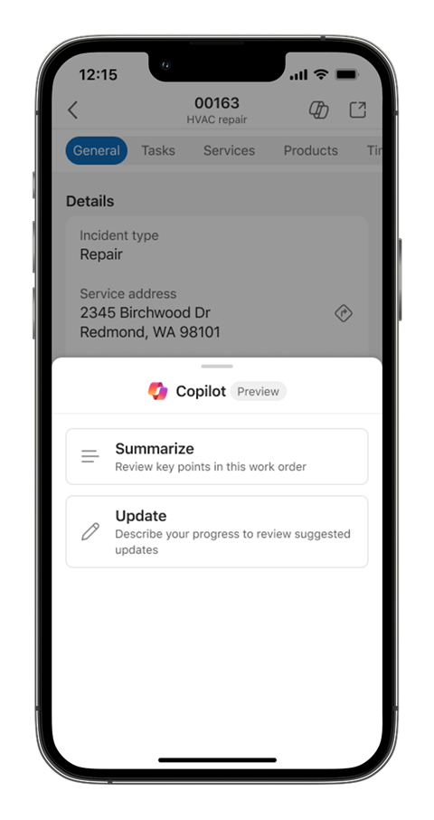 Dispositivo mobile che mostra il controllo Copilot con opzioni per riepilogare e aggiornare gli ordini di lavoro.