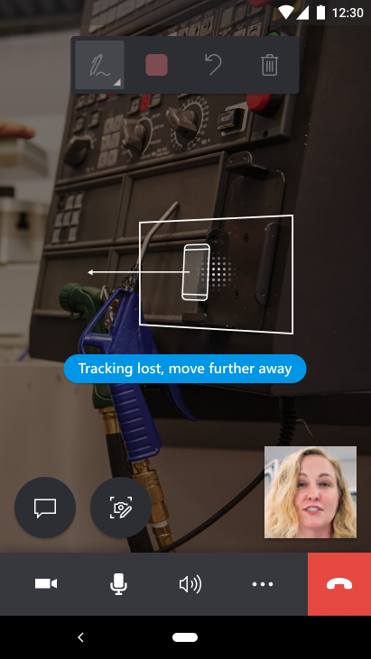 Screenshot di Dynamics 365 Remote Assist per dispositivi mobili su un telefono in cui è visualizzato un messaggio in cui è richiesto di allontanare il dispositivo.