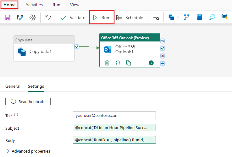 Screenshot che mostra la finestra dell'editor della pipeline con il pulsante Esegui evidenziato nel menu.