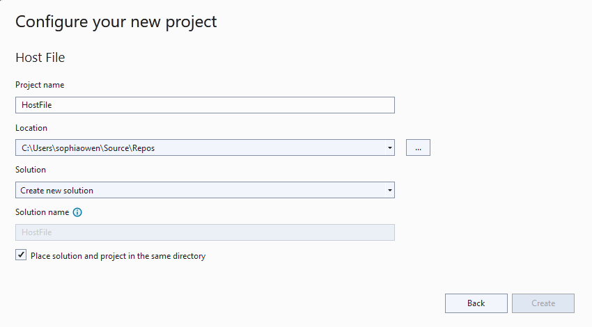 Screenshot che mostra Visual Studio e i dettagli per Configurare il nuovo progetto.