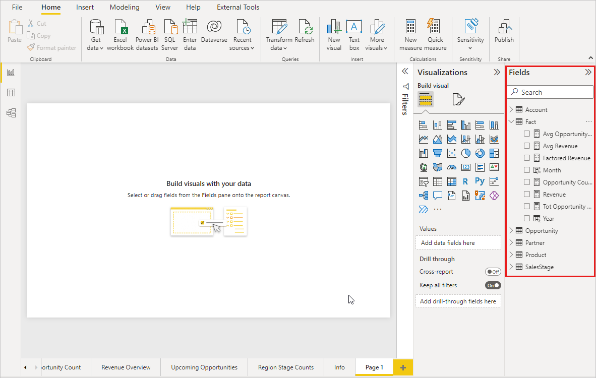 Screenshot di Power BI Desktop con l'elenco Campi evidenziato.