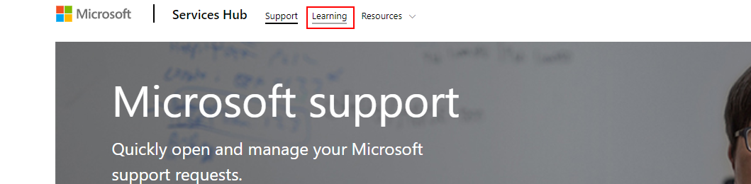 Selezione di Learning dalla navigazione principale di Services Hub.