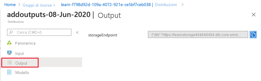 Screenshot del portale di Azure che mostra la selezione dell'output nel menu a sinistra.