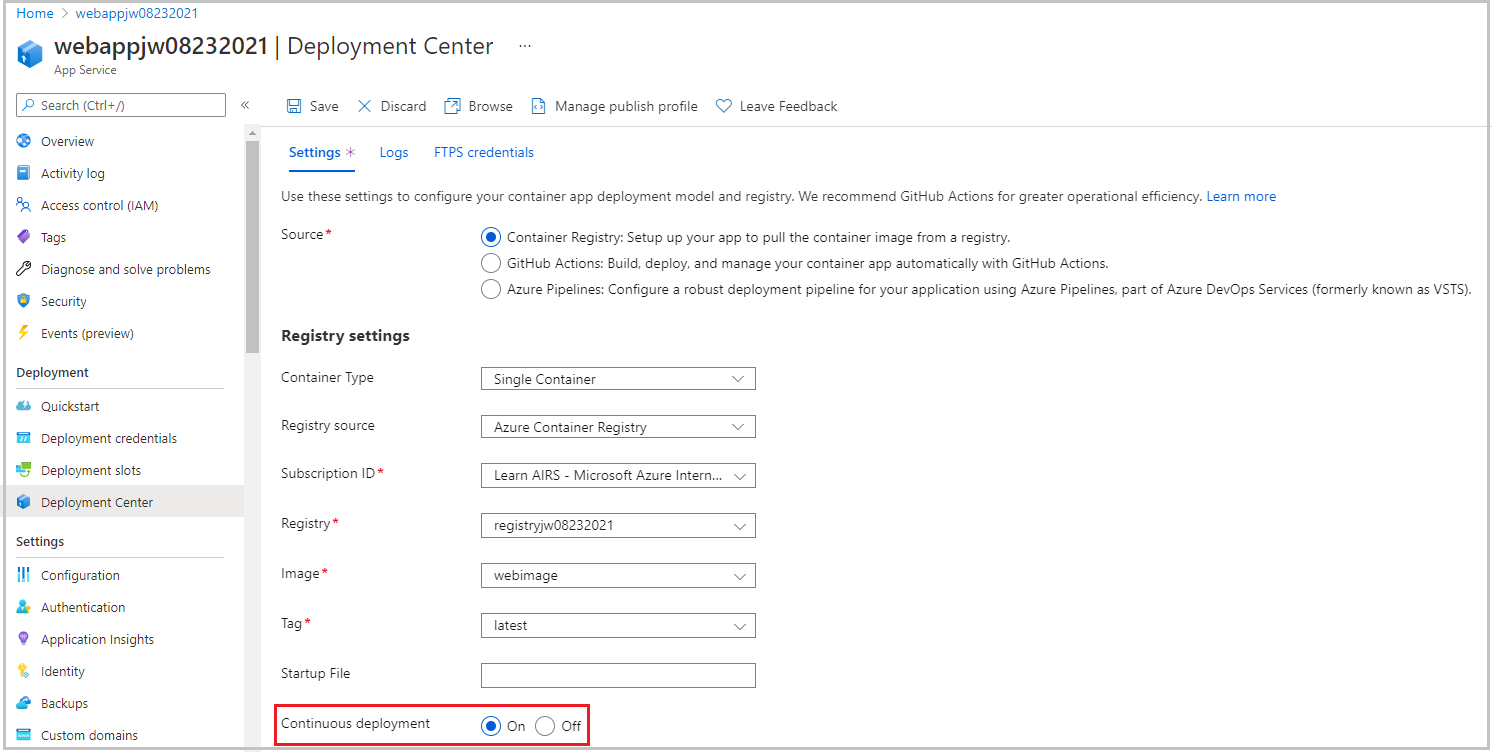 Screenshot che mostra le impostazioni contenitore per l'app Web con la distribuzione continua abilitata.