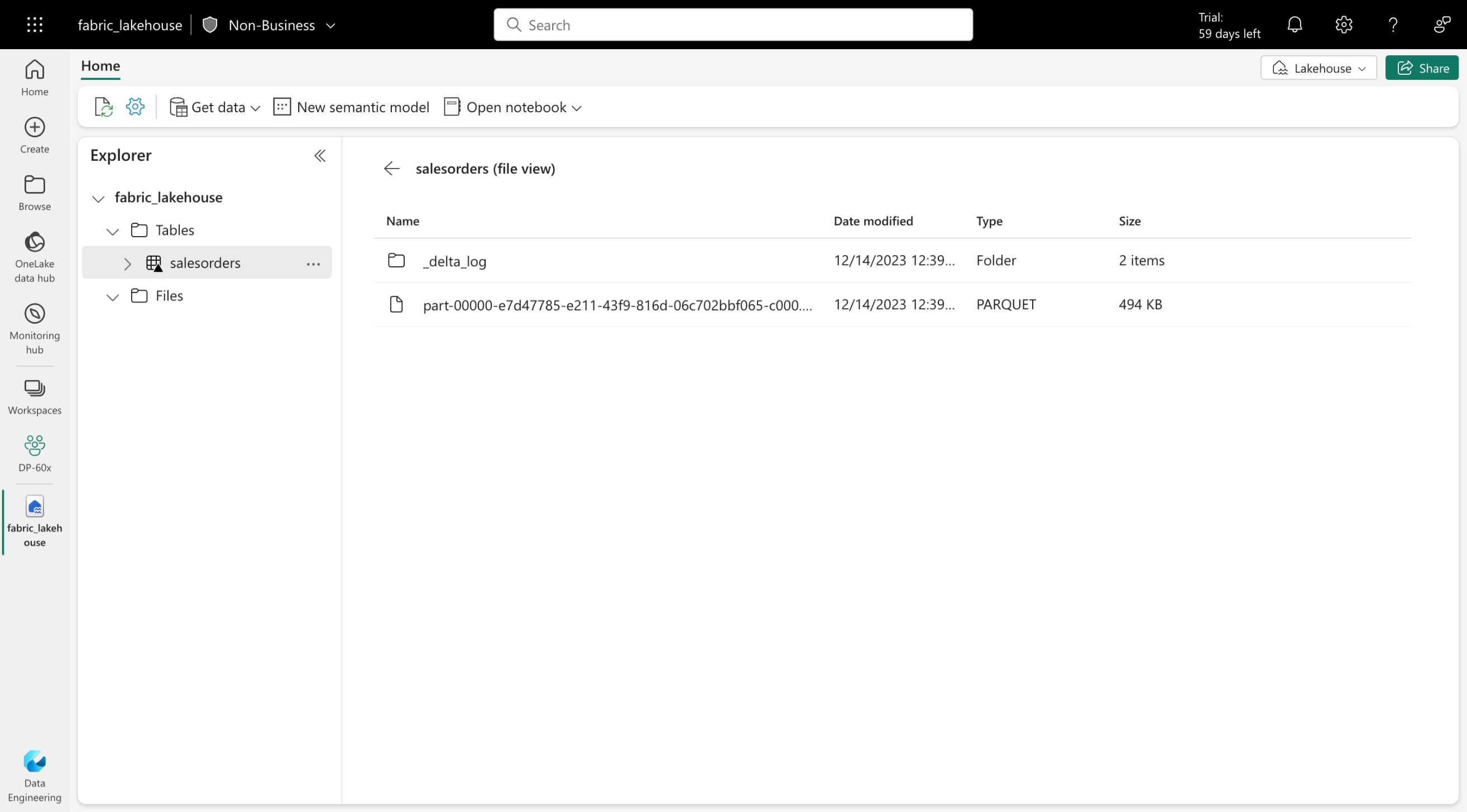 Screenshot della visualizzazione dei file Parquet nella tabella salesorders visualizzata tramite Lakehouse Explorer.