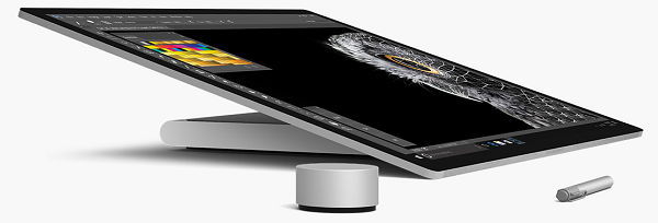 Surface Dial con Surface Studio e penna.