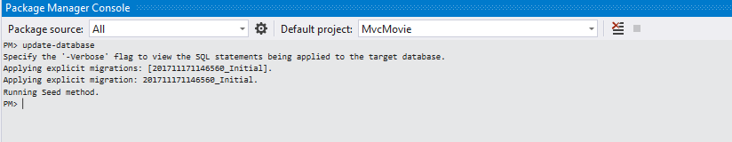 パッケージ マネージャー コンソールを示すスクリーンショット。データベースの更新コマンドがウィンドウ内にあります。