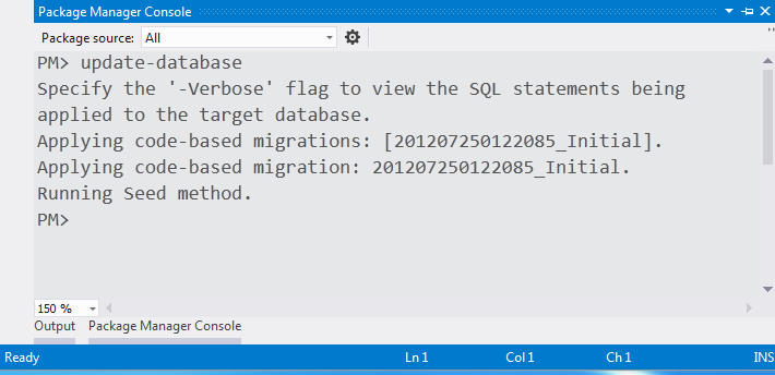 パッケージ マネージャー コンソール ウィンドウを示すスクリーンショット。データベース更新コマンドが入力されます。