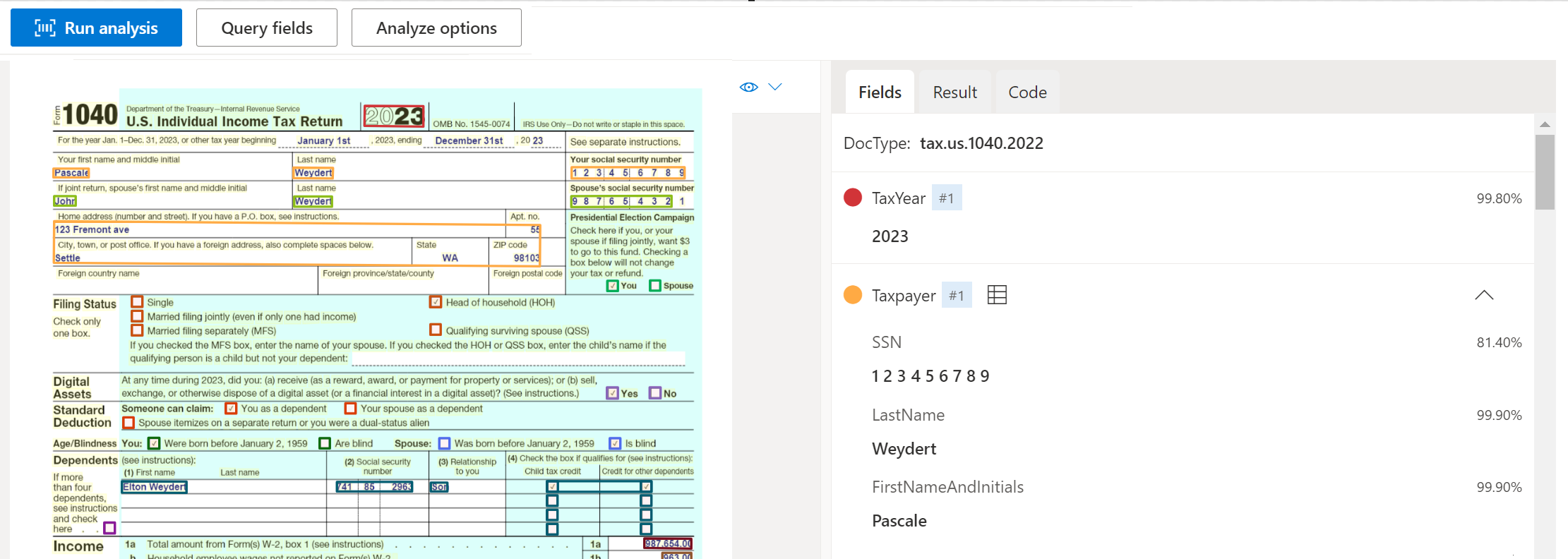 Document Intelligence Studio を使用した米国税 1040 税フォーム モデル分析のスクリーンショット。