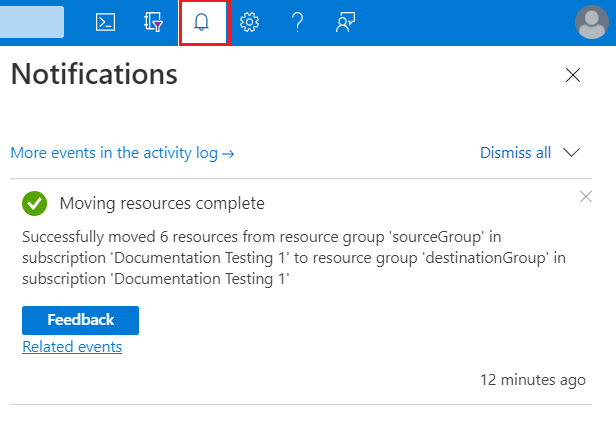 移動操作結果の通知が表示された Azure portal のスクリーンショット。