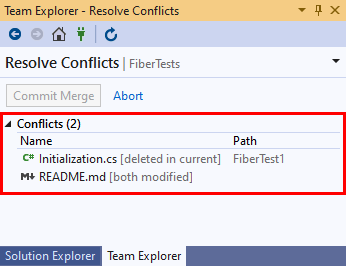 Visual Studio 2019 のチーム エクスプローラーの [競合の解決] ビューの [競合] 一覧のスクリーンショット。