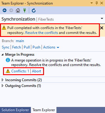 Visual Studio 2019 のチーム エクスプローラーの [同期] ビューのプル競合メッセージのスクリーンショット。
