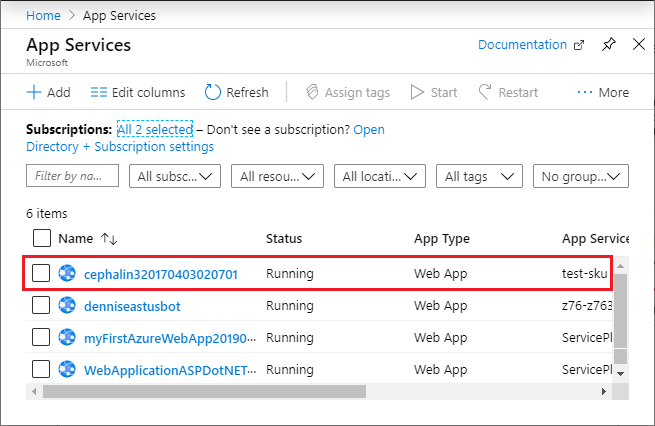 リストの最初のアプリが強調表示された、実行中のすべての Web アプリのリストを示す、Azure portal の [App Services] ページのスクリーンショット。