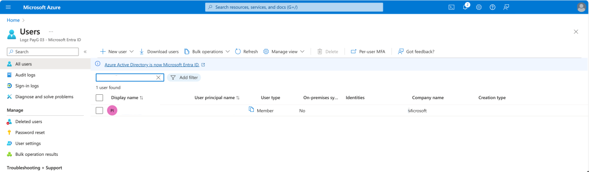 Azure portal でのユーザー検索を示すスクリーンショット。