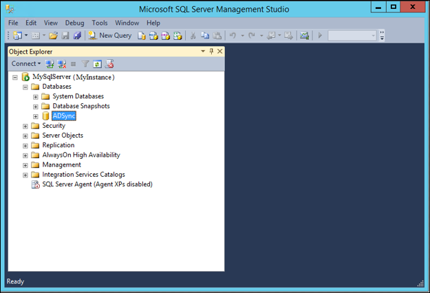 Microsoft SQL Server Management Studio を示すスクリーンショット。 A D Sync が選択されています。