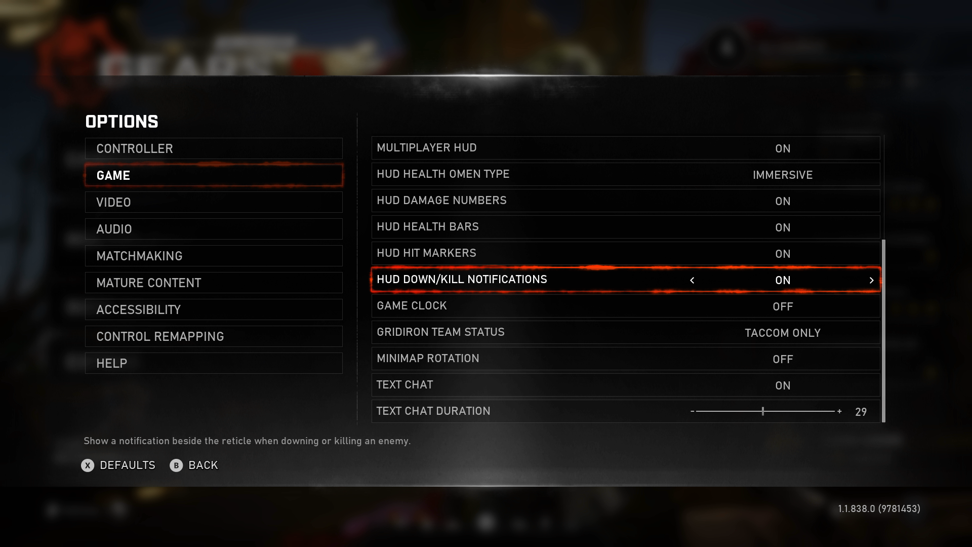 Gears 5 のゲーム オプション メニュー。プレイヤーは HUD ダウン/キル通知のオプションに注目しています。オンに設定されています。