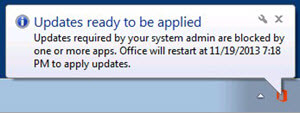 システム管理者が必要とする更新プログラムが 1 つ以上のアプリによってブロックされ、Office の再起動に特定の時間が設定されていることを示す通知のスクリーンショット。