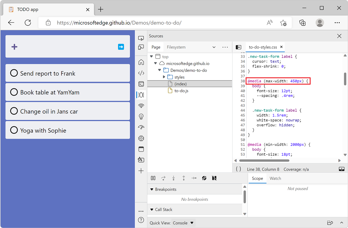 Microsoft Edge では、TODO リスト デモ アプリと DevTools が表示され、ソース ツールが表示され、メディア クエリを含むファイルが開き、右側の行に表示されます