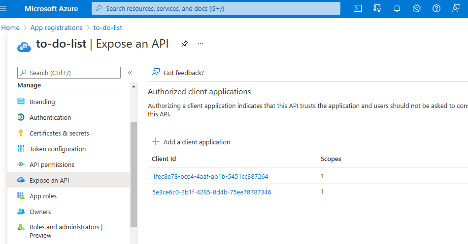 Azure portal のアプリ登録から承認されたクライアント ID を示すスクリーンショット。