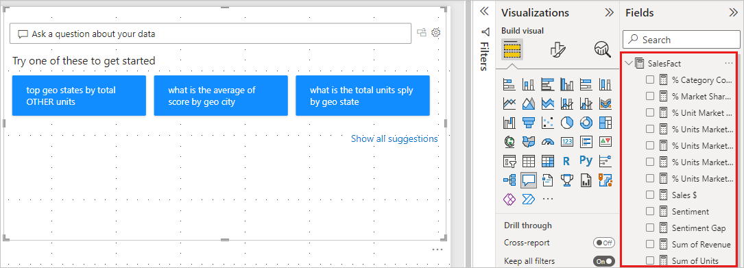 すべての Power BI 候補が表示され、一部の [データ] ペイン フィールドが展開されたレポート キャンバスを示すスクリーンショット。