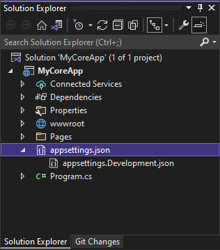 스크린샷은 Visual Studio의 솔루션 탐색기에서 appsettings.json이 선택 및 확장된 상태로 appsettings.Development.json가 노출된 것을 보여 줍니다.