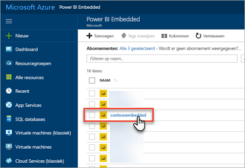 schermopname van Azure Portal, waarin de lijst met Power BI Embedded-capaciteiten wordt weergegeven.