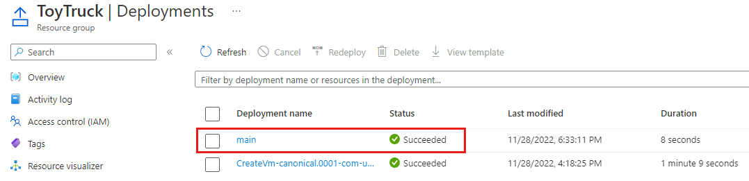 schermopname van Azure Portal waarin de implementaties van de resourcegroep worden weergegeven. De geslaagde implementatie is gemarkeerd.