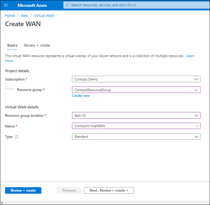 Een schermopname van de blade WAN maken, tabblad Basisbeginselen. De beheerder heeft de basiseigenschappen van het abonnement, de resourcegroep en de locatie geconfigureerd. De naam wordt gedefinieerd als ContosoVirtualWAN en het type is Standaard.