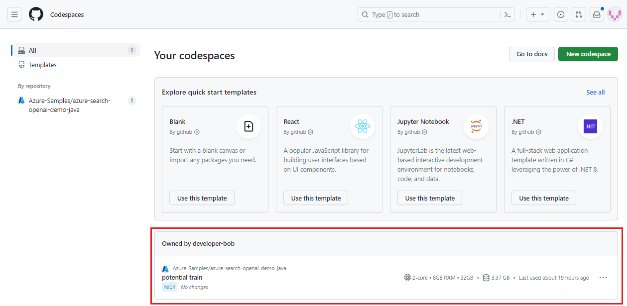 Zrzut ekranu przedstawiający wszystkie uruchomione obszary Codespace, w tym ich stan i szablony.