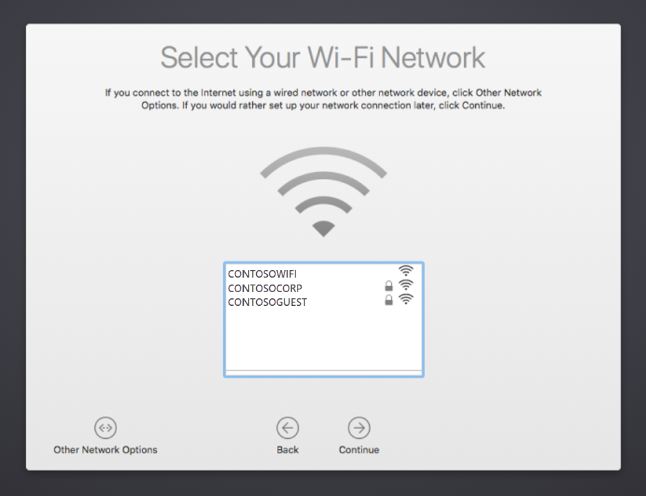 Zrzut ekranu przedstawiający ekran Wybieranie ekranu sieci Wi-Fi urządzenia z systemem macOS z listą dostępnych sieci do wyboru. Zostanie również wyświetlony przycisk Inne opcje sieciowe, Przycisk Wstecz i Przycisk Kontynuuj.