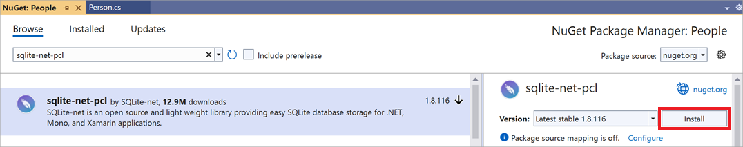 Zrzut ekranu przedstawiający menedżera pakietów NuGet z wybraną biblioteką sqlite-net-pcl.