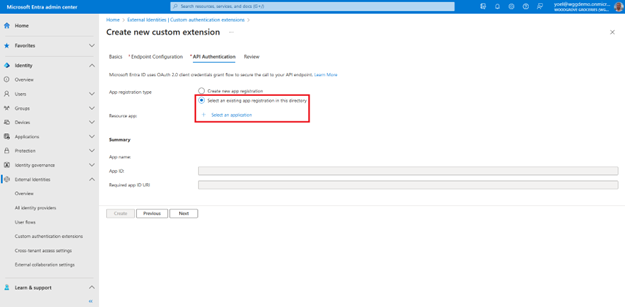 Zrzut ekranu przedstawiający kartę Uwierzytelnianie interfejsu API w bloku Tworzenie nowego rozszerzenia niestandardowego z wyróżnioną opcją przycisku radiowego Wybierz istniejącą rejestrację aplikacji w tym katalogu i Wybierz aplikację poniżej w obszarze Typ rejestracji aplikacji.