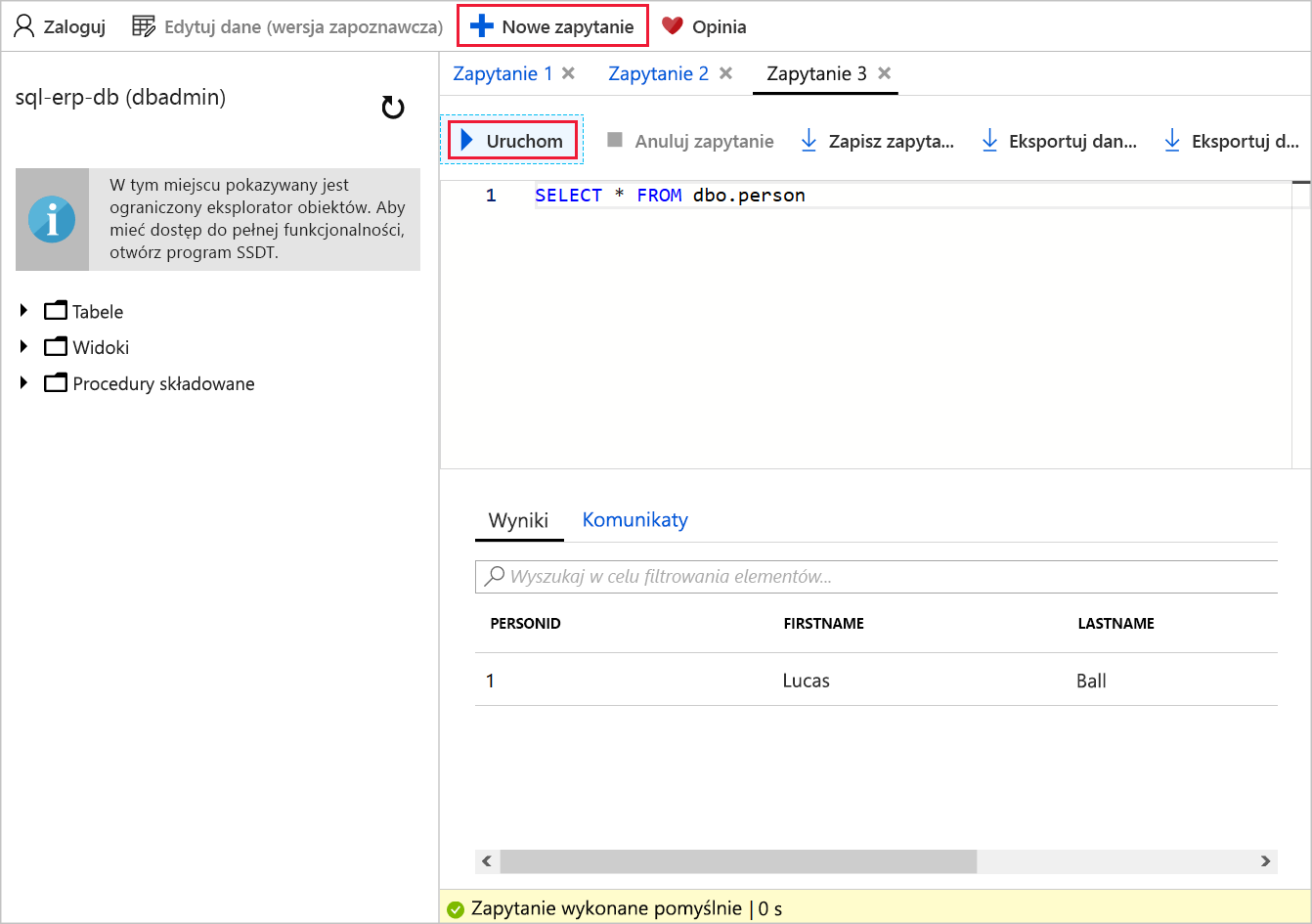 Zrzut ekranu edytora zapytań z językiem T-SQL umożliwiającym wykonywanie zapytań względem tabeli osób w bazie danych sql-erp-db. Objaśnienie wyróżnia przycisk uruchamiania.