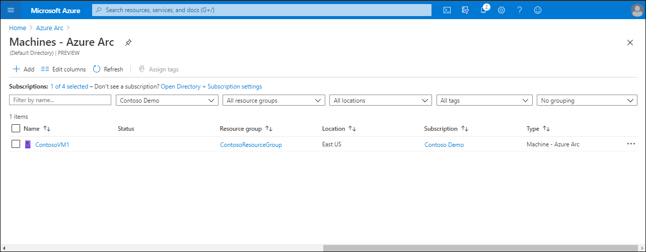 Zrzut ekranu przedstawiający stronę Maszyny — Azure Arc w witrynie Azure Portal. Na liście znajduje się pojedynczy komputer ContosoVM1.