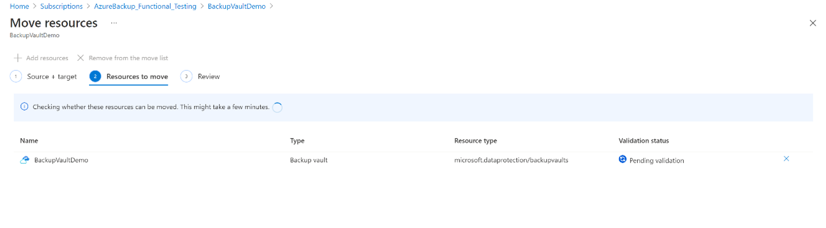 Captura de tela mostrando o status de validação do cofre de backup a ser movido para outra assinatura do Azure.