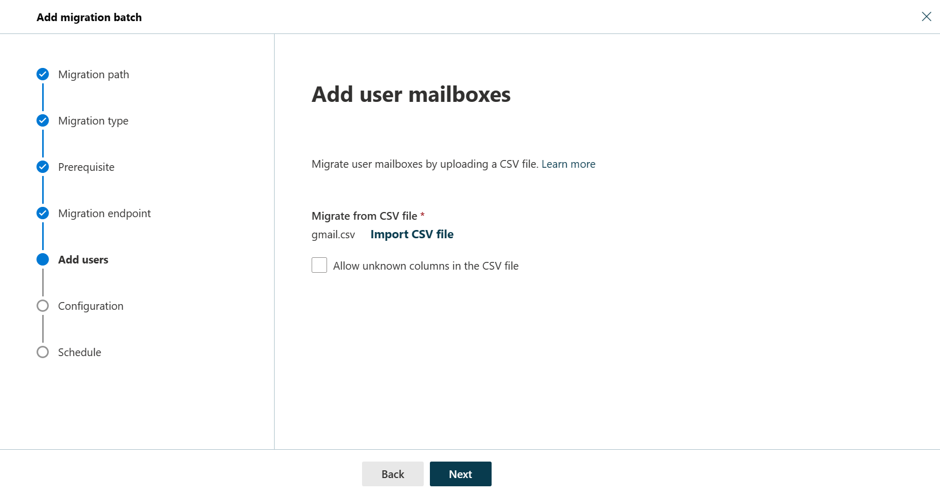 Captura de ecrã a mostrar a caixa de diálogo Adicionar caixas de correio de utilizador onde o utilizador tem a opção de importar o ficheiro CSV.