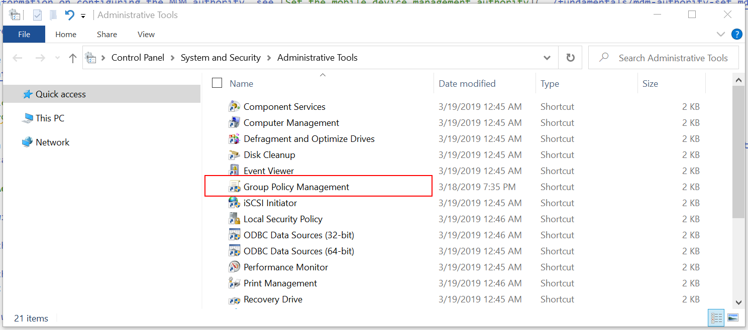 Captura de ecrã a mostrar as aplicações Ferramentas Administrativas do Windows, incluindo a aplicação gestão de Política de Grupo.