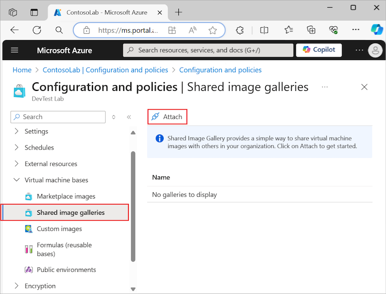 Captura de tela mostrando como selecionar a opção Anexar para galerias de imagens compartilhadas para um recurso do DevTest Labs.